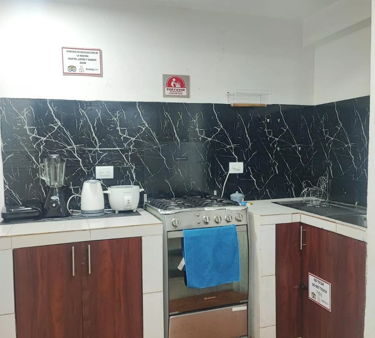 Departamento 2 habitaciones con Wifi, Agua Caliente y Aire acondicionado Guayaquil 0*,  Ecuador