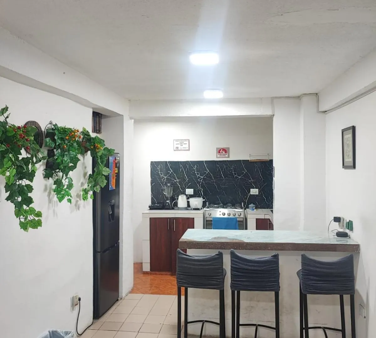 Departamento 2 habitaciones con Wifi, Agua Caliente y Aire acondicionado Guayaquil Apartamento